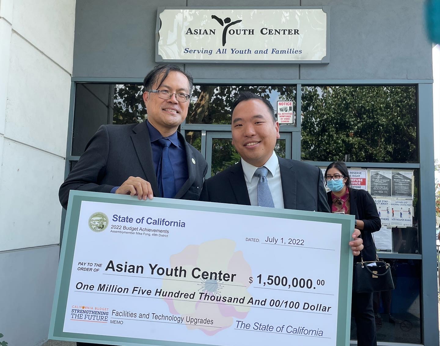 Assemblymember Fong at the Asian Youth Center