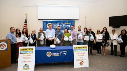 Assemblymember Fong Hosts a Turkey Distribution Event